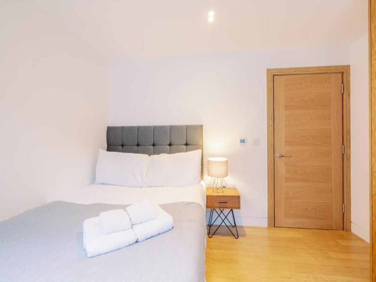 Pass The Keys - Spacious Modern Flat With Garden, In South West Hébergement de vacances *