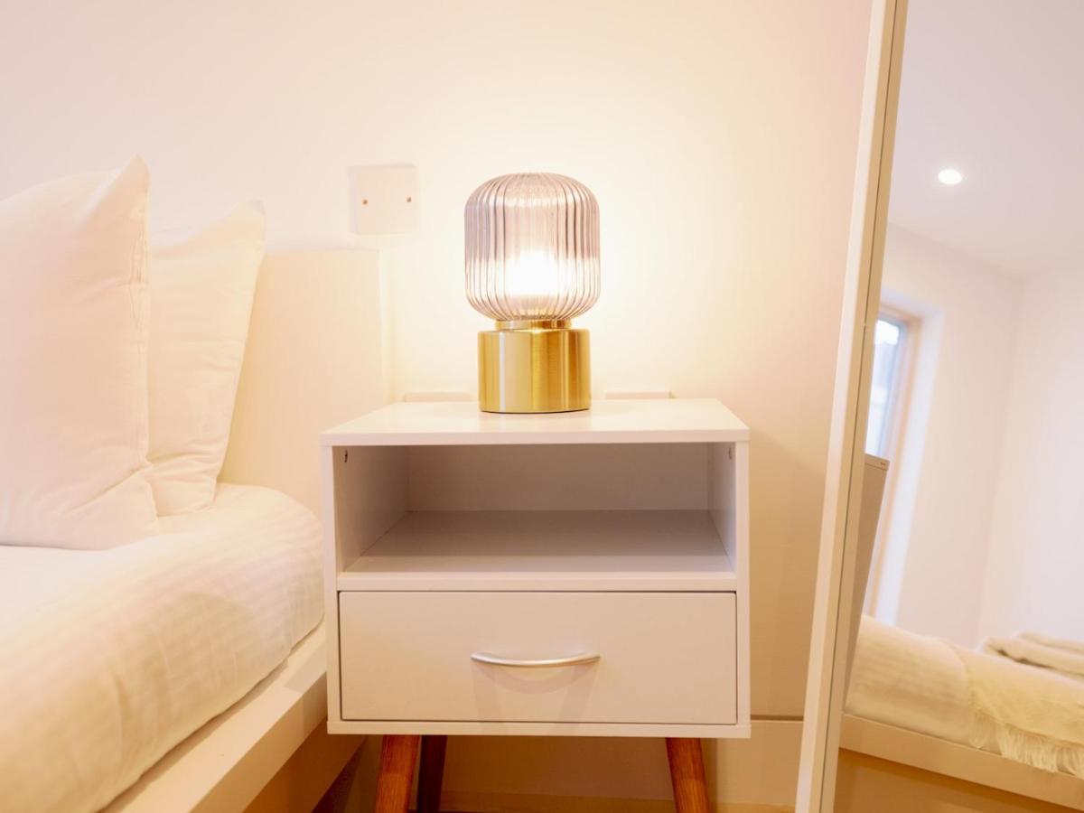Hébergement de vacances Pass The Keys - Spacious Modern Flat With Garden, In South West